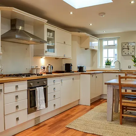 The Police Station - Uk45642